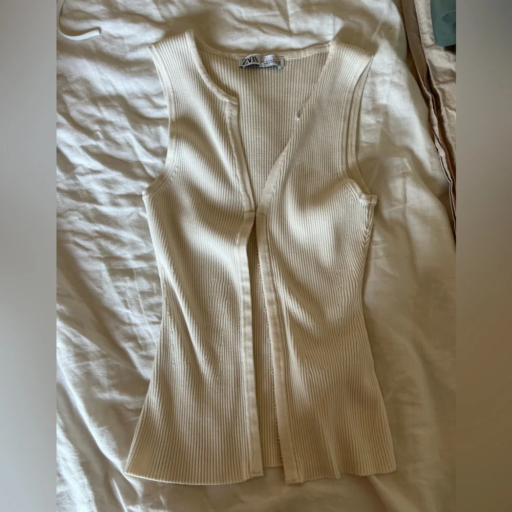 Zara - Ribbed Top - Picture 2 of 3